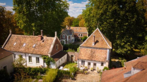Dans un cadre exceptionnel, ferme rénovée à 17km de Paris